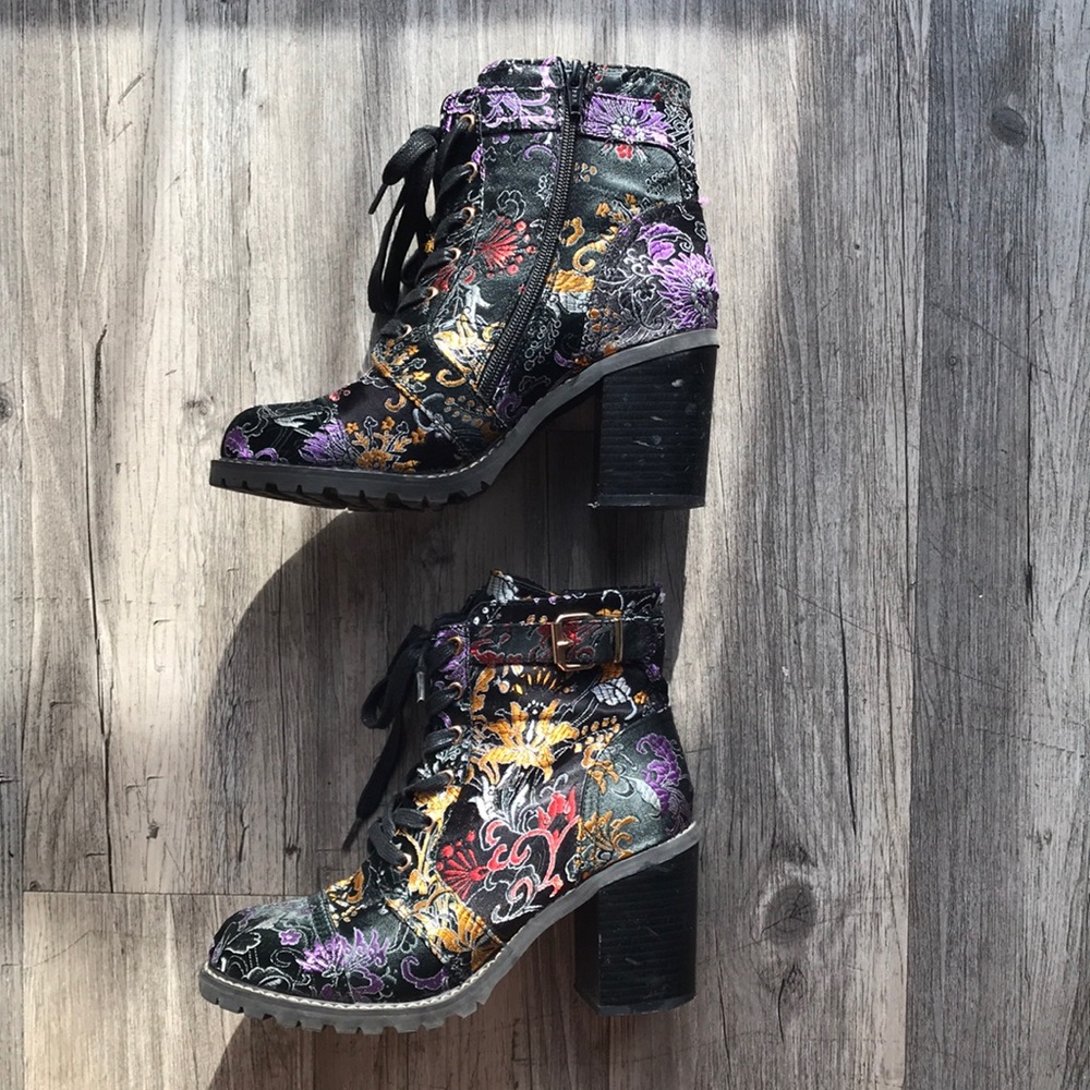 Chunky heel boots